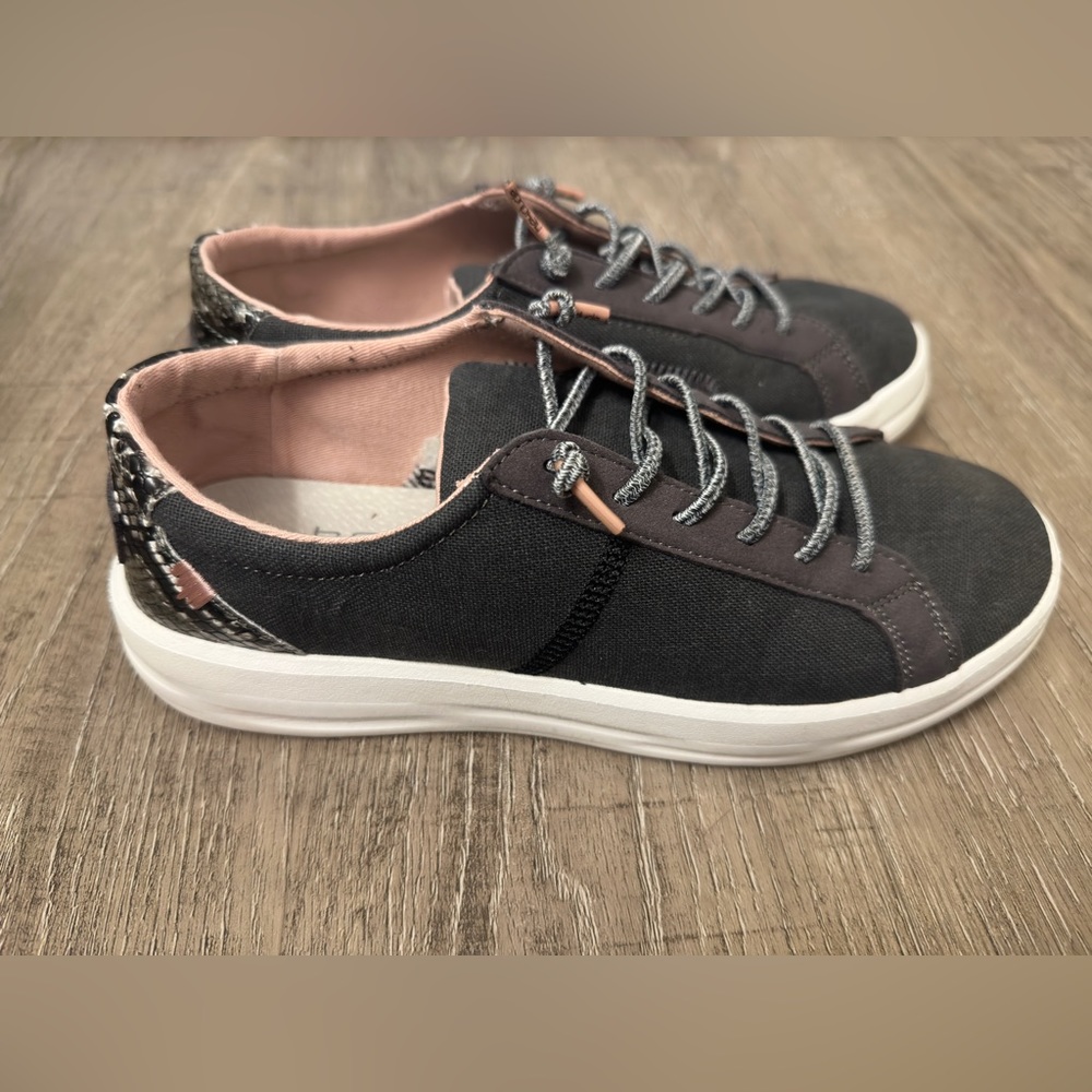 Hey Dudes - Karina. Women’s size 7. Jet black